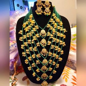 Necklace set